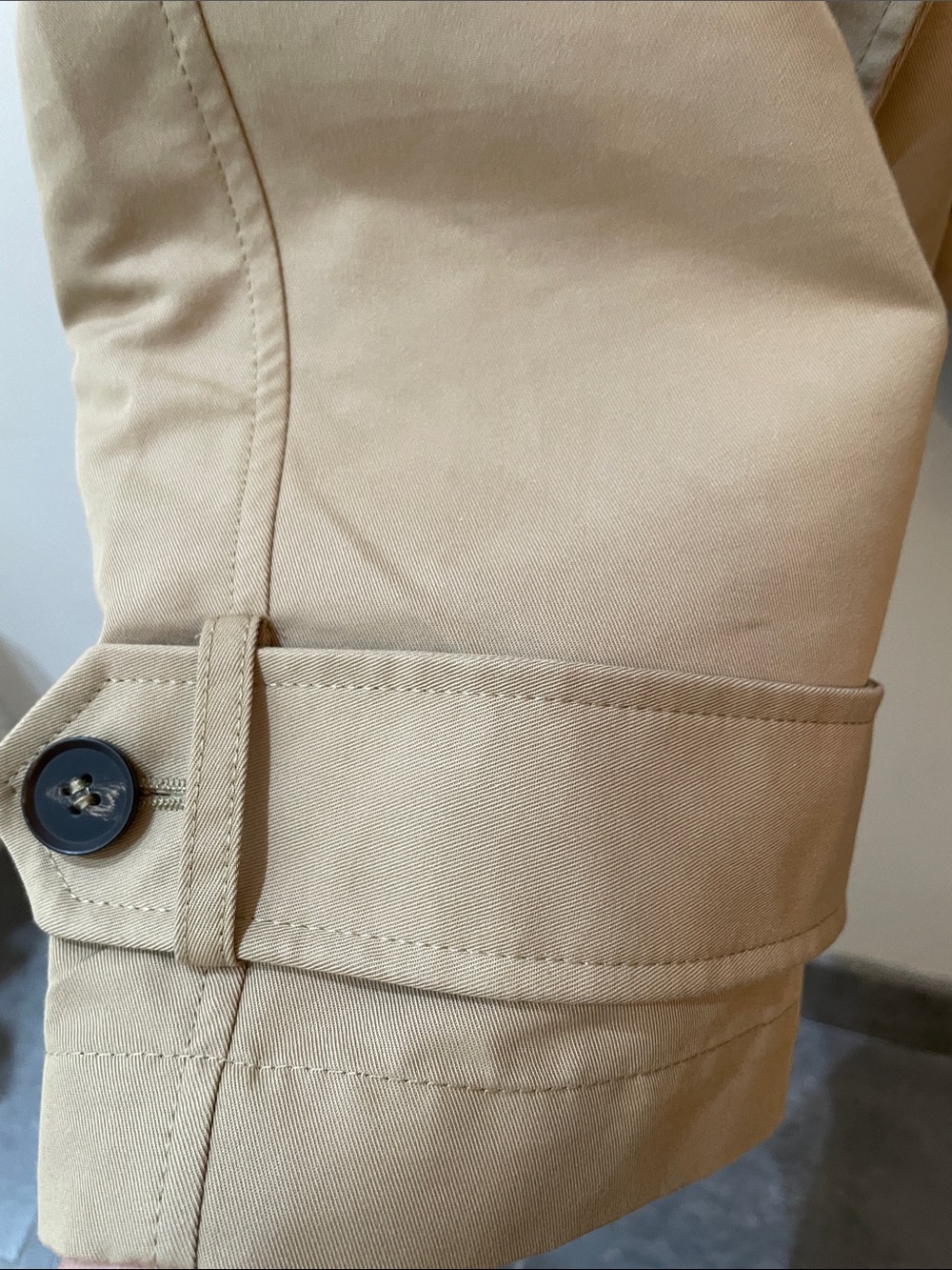 ZARA Cropped Trench Coat in Beige - Picture 10 of 16